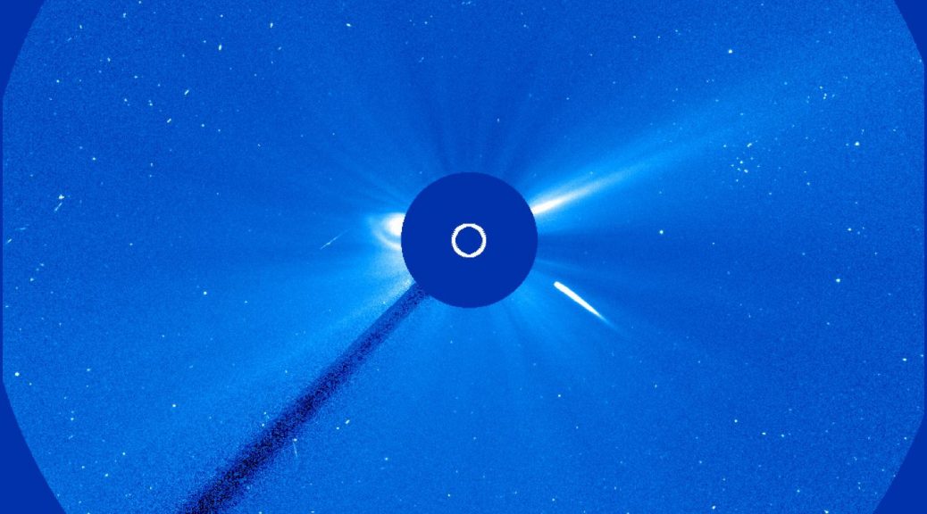 Image de la comète plongeant dans le Soleil.